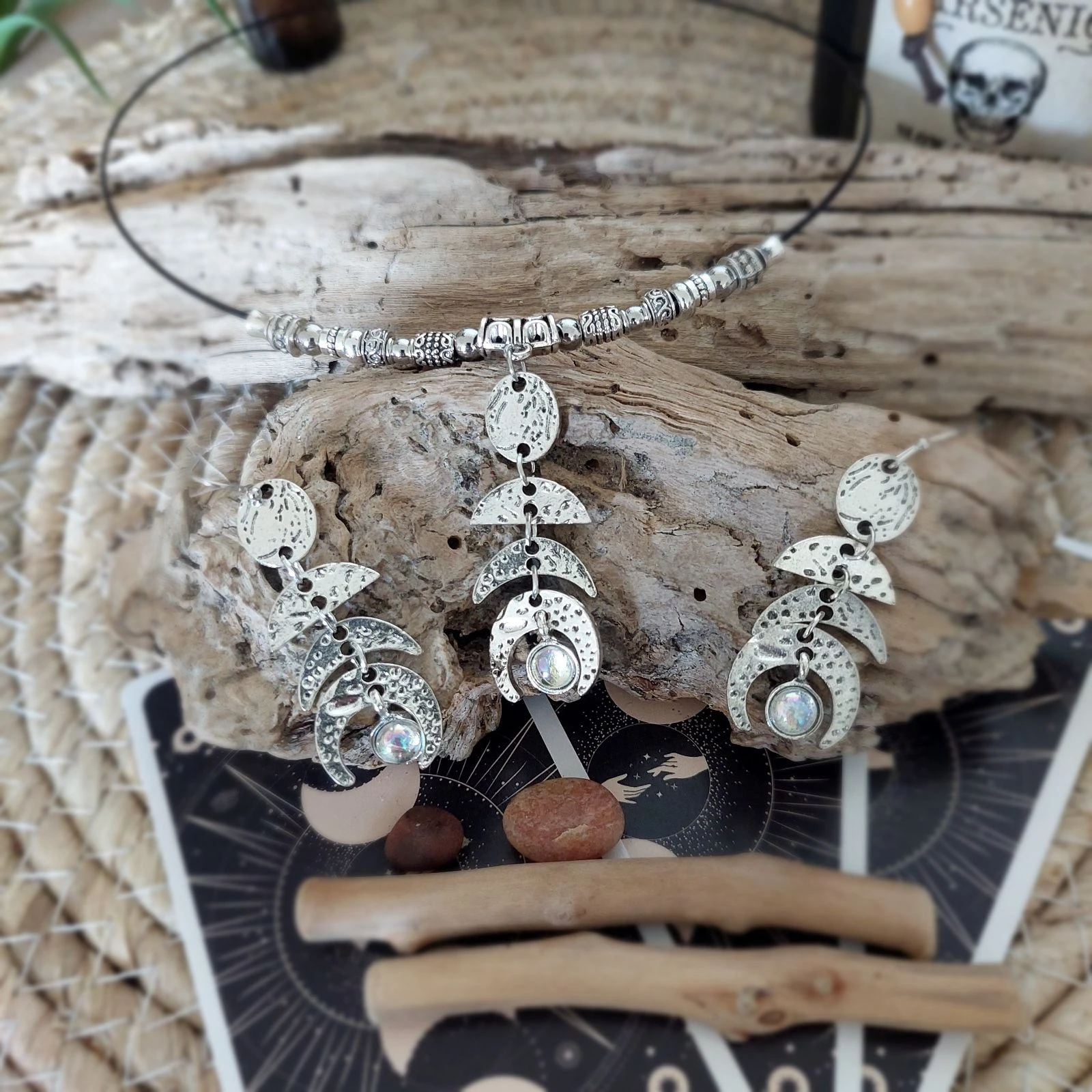 Mystieke boho triple maan gehamerde set, iriserend, zwarte kabel – photo 7